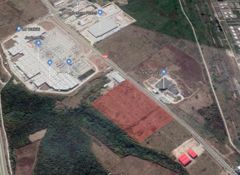 Teren in zona comerciala | Vama Pitesti |  S: 50.000 mp | Deschidere 270m | Autostrada