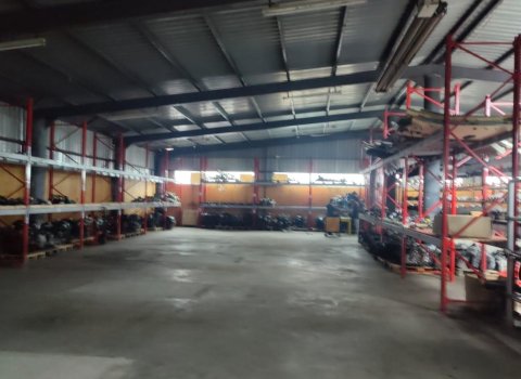 Ciresu hala de 700 mp de inchiriat si 3000 mp teren